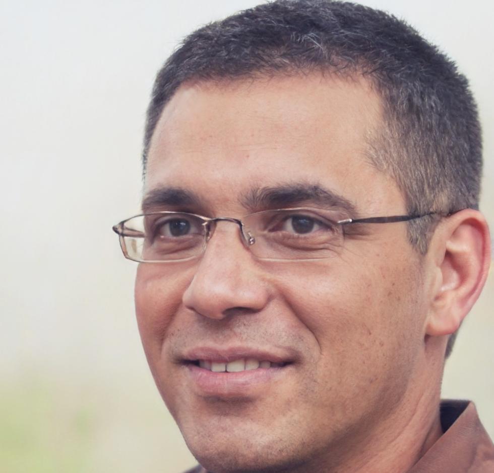 Consultor técnico especializado en infraestructura financiera